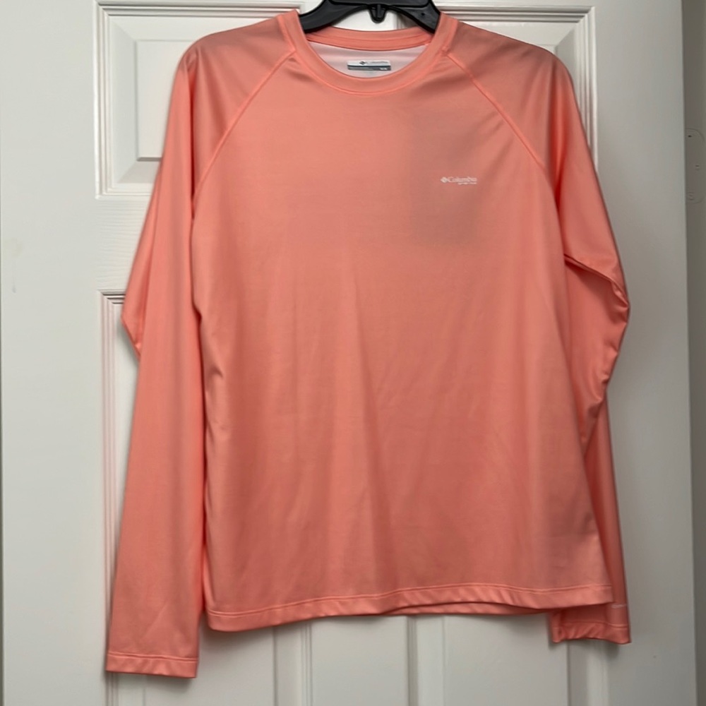 Columbia PFG women’s size medium